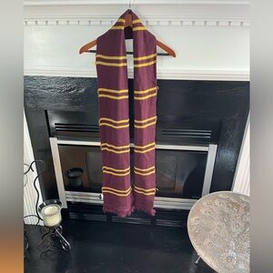 Scarf, The Wizard World of Harry Potter, Universal Studios, Maroon/Gold Stripe
